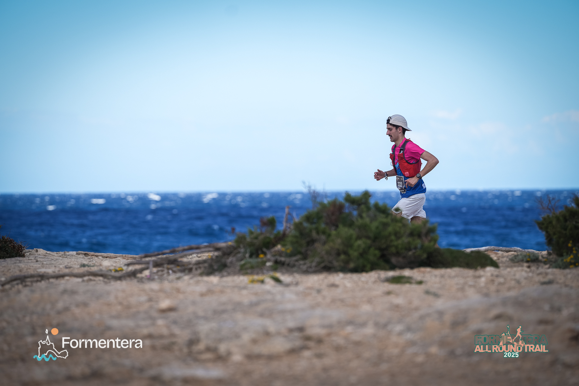 Alberto running beside the sea at Formentera All Round Trail 2025